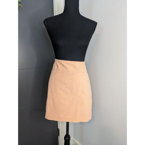 Vineyard Vines Women's Peach‎ Seersucker Faux Wrap Mini Skirt in Pink Shell - 14 - Picture 1 of 8